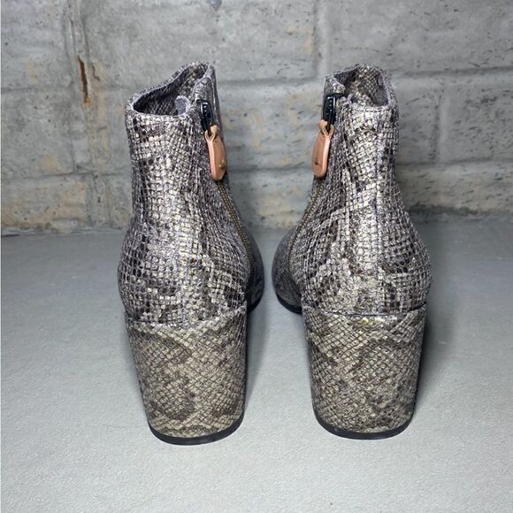 NWOB MSRP $249 gentle souls Blaise Block Heel Bootie Women's Size 6.5 - Picture 5 of 10